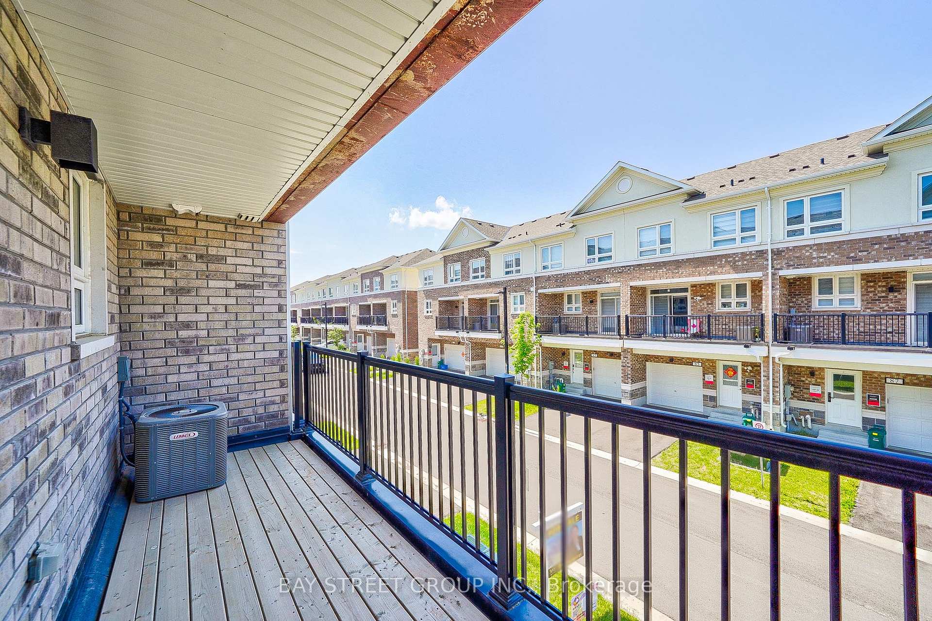 Photo 30 of 86 Chicago Lane, Markham, Wismer — HOMEH