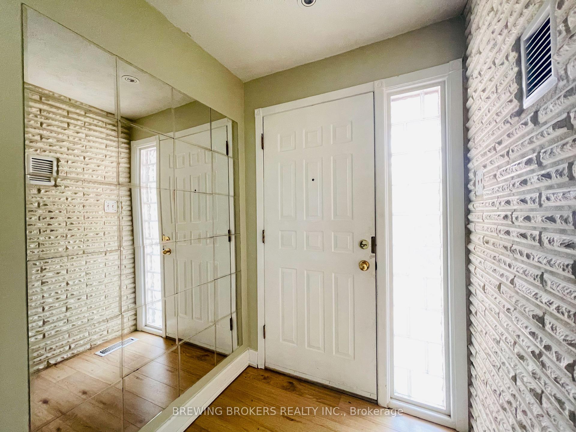 Photo 2 of Unit Main, 39 Netherford Road, Vaughan, Maple — HOMEH