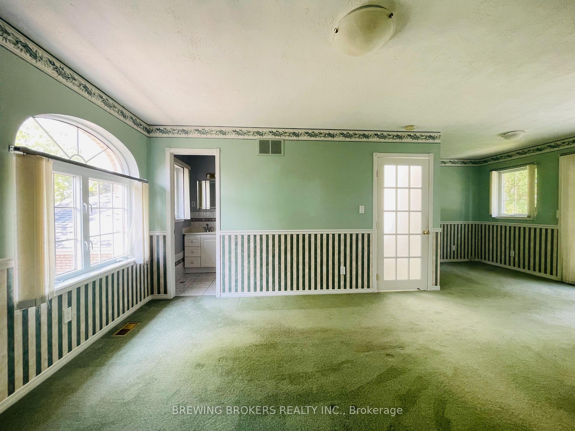 Photo 11 of Unit Main, 39 Netherford Road, Vaughan, Maple — HOMEH
