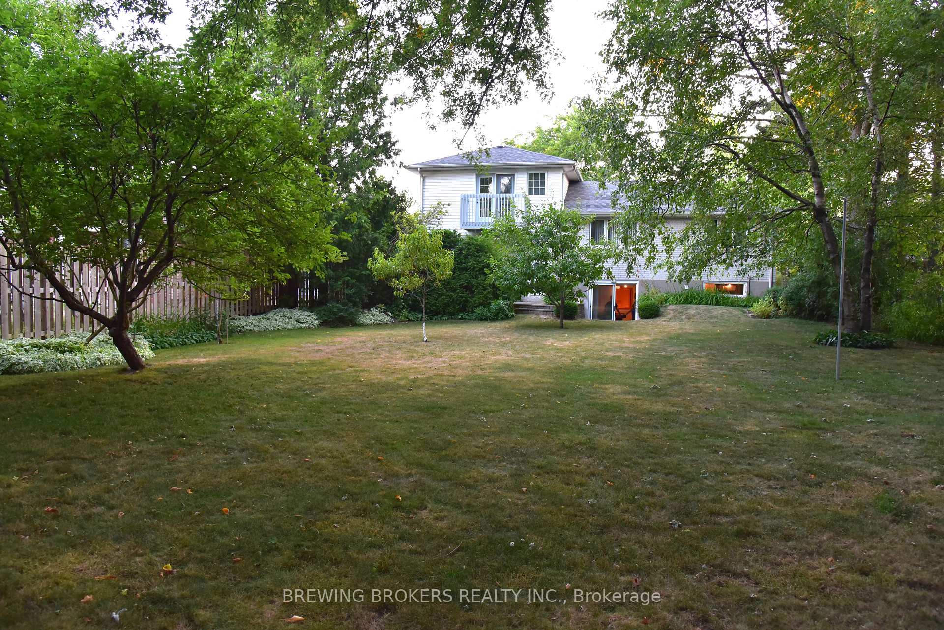Photo 16 of Unit Main, 39 Netherford Road, Vaughan, Maple — HOMEH