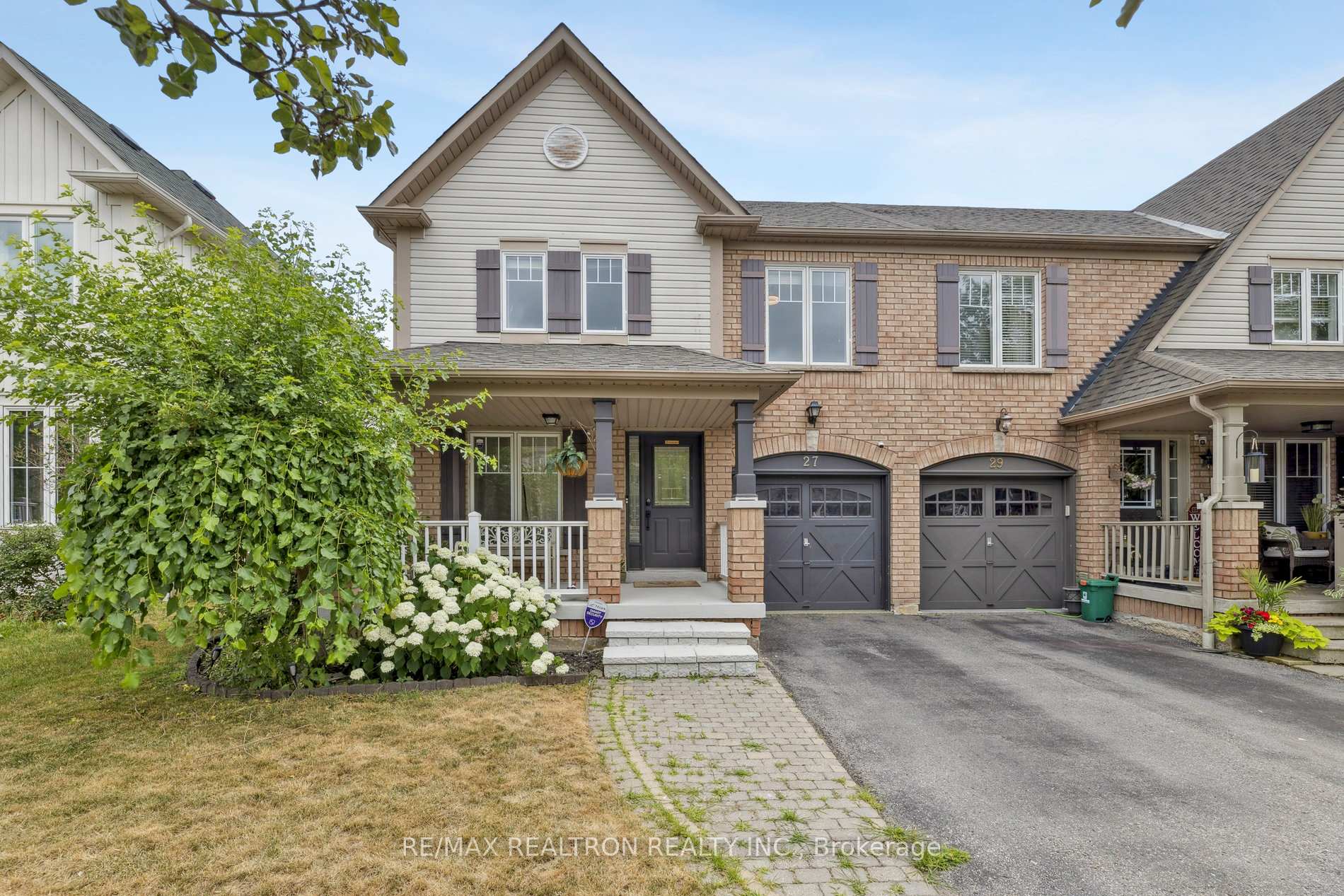 Front of 27 Haverhill Crescent