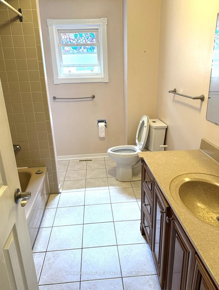 Photo 6 of Unit Main, 45 Regency Crescent, Whitby, Downtown Whitby — HOMEH