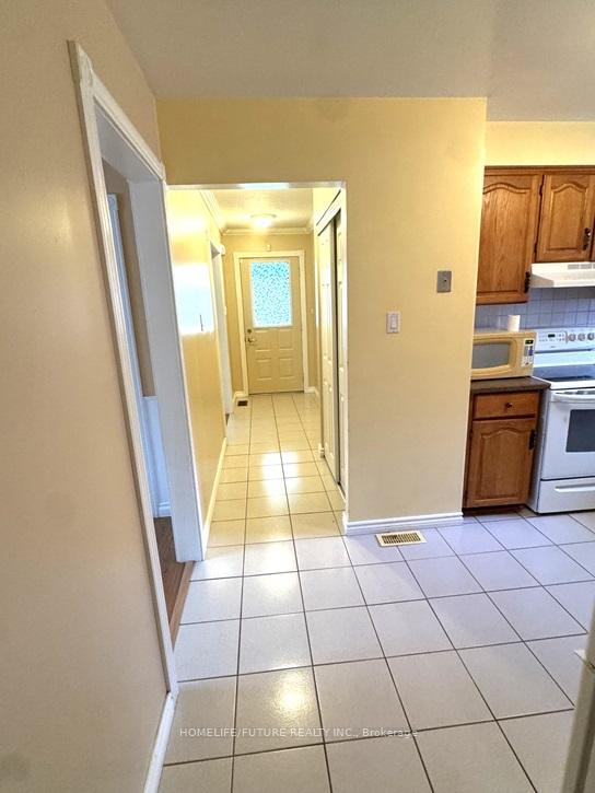 Photo 7 of Unit Main, 45 Regency Crescent, Whitby, Downtown Whitby — HOMEH
