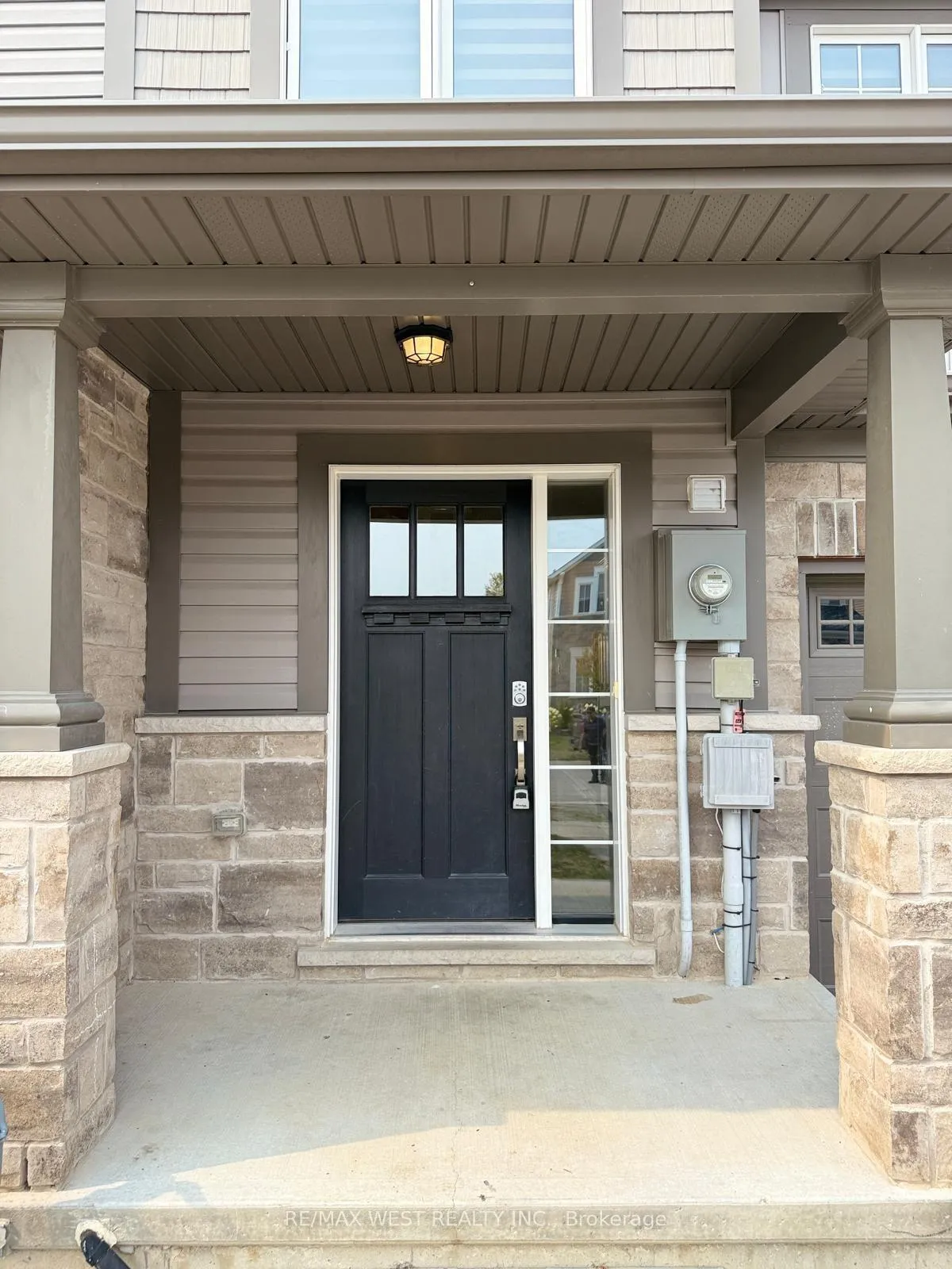 Photo 2 of 140 Monarch Street, Welland, Coyle Creek — HOMEH