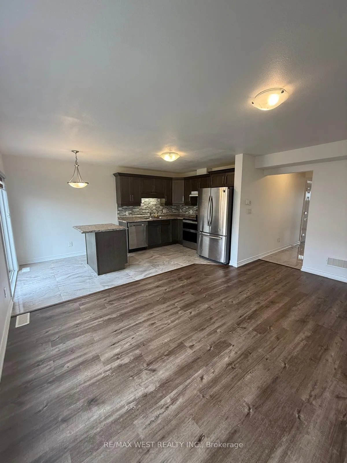 Photo 8 of 140 Monarch Street, Welland, Coyle Creek — HOMEH