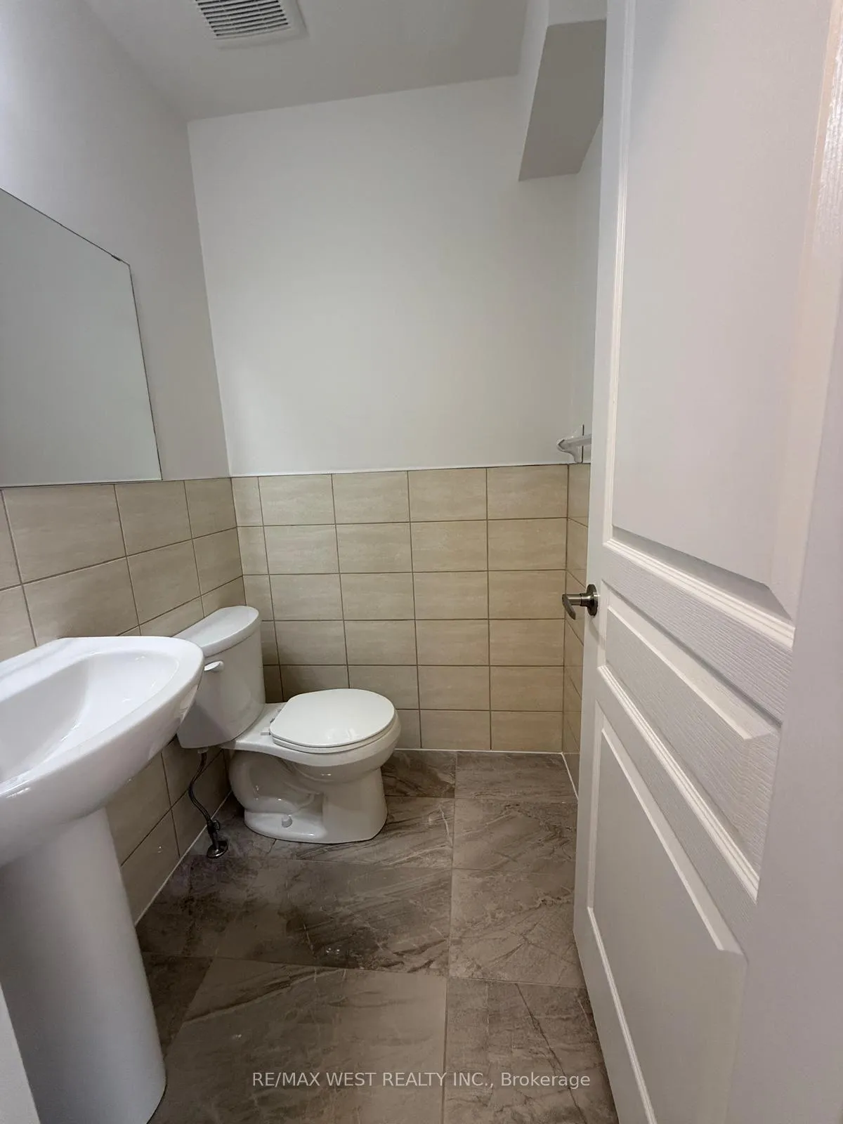 Photo 11 of 140 Monarch Street, Welland, Coyle Creek — HOMEH