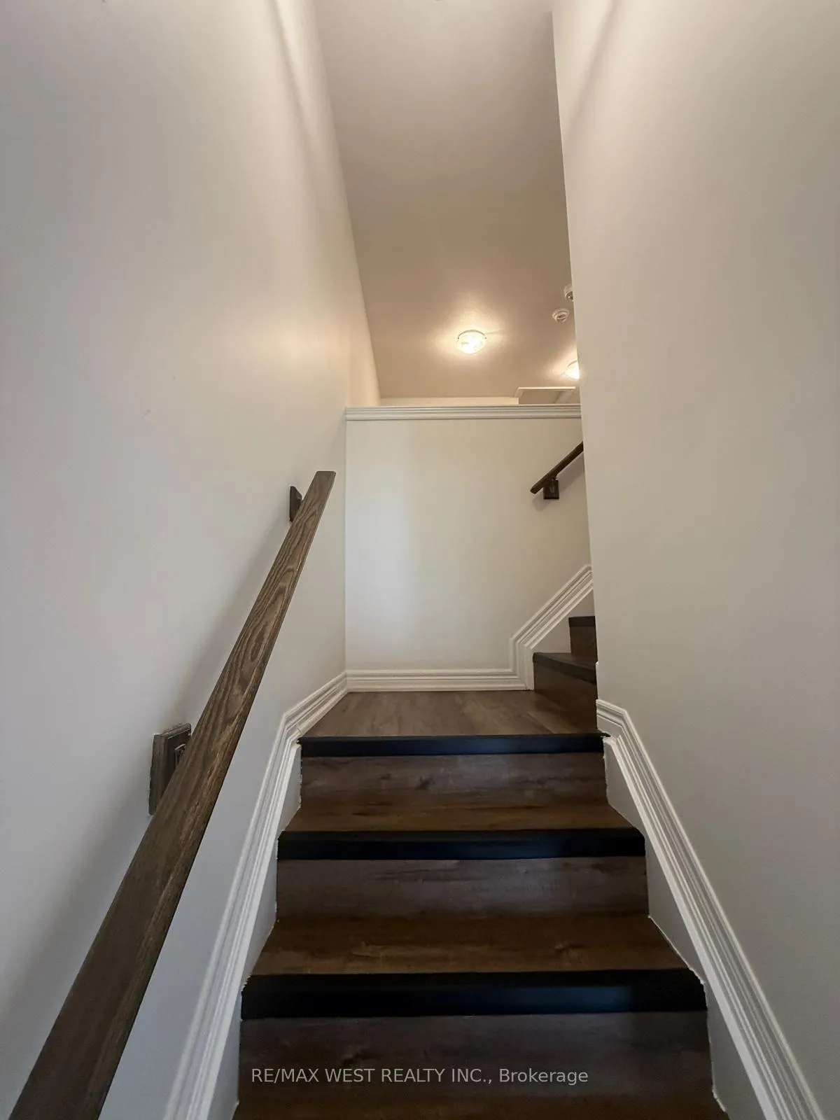 Photo 13 of 140 Monarch Street, Welland, Coyle Creek — HOMEH