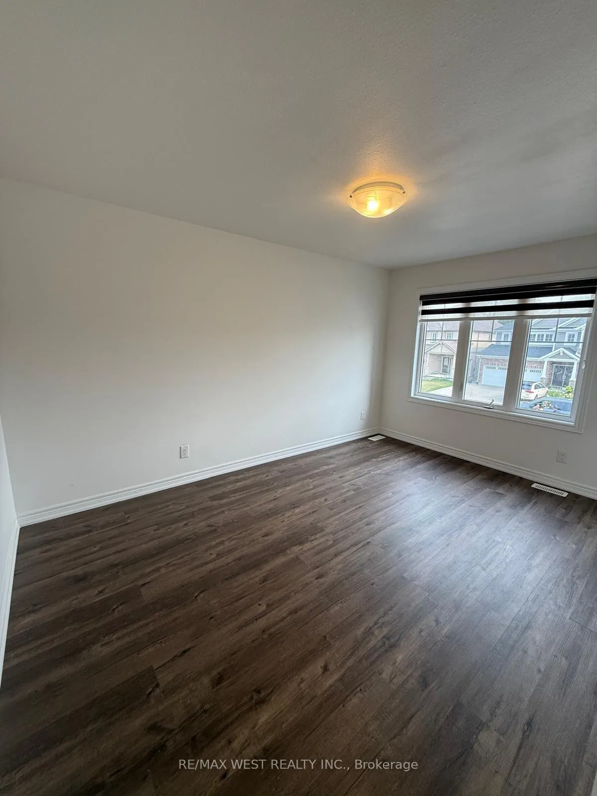 Photo 17 of 140 Monarch Street, Welland, Coyle Creek — HOMEH
