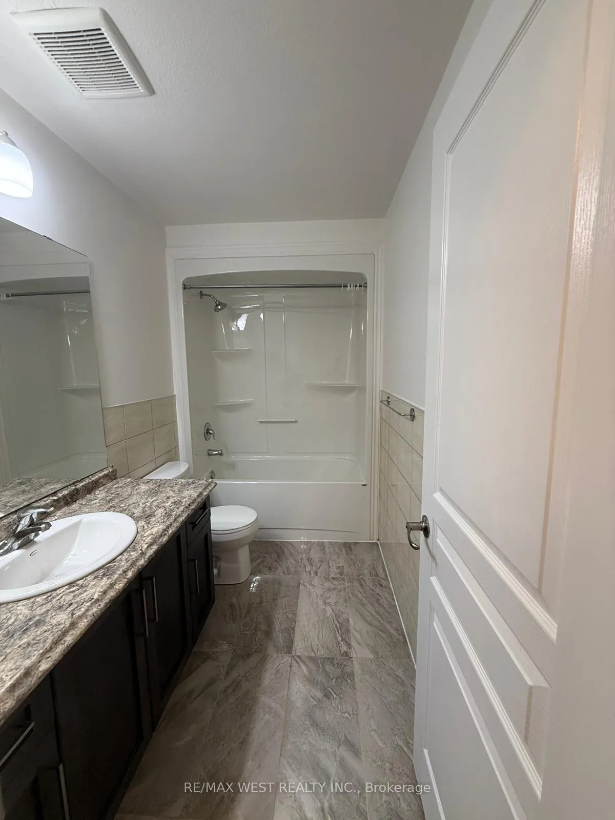 Photo 20 of 140 Monarch Street, Welland, Coyle Creek — HOMEH