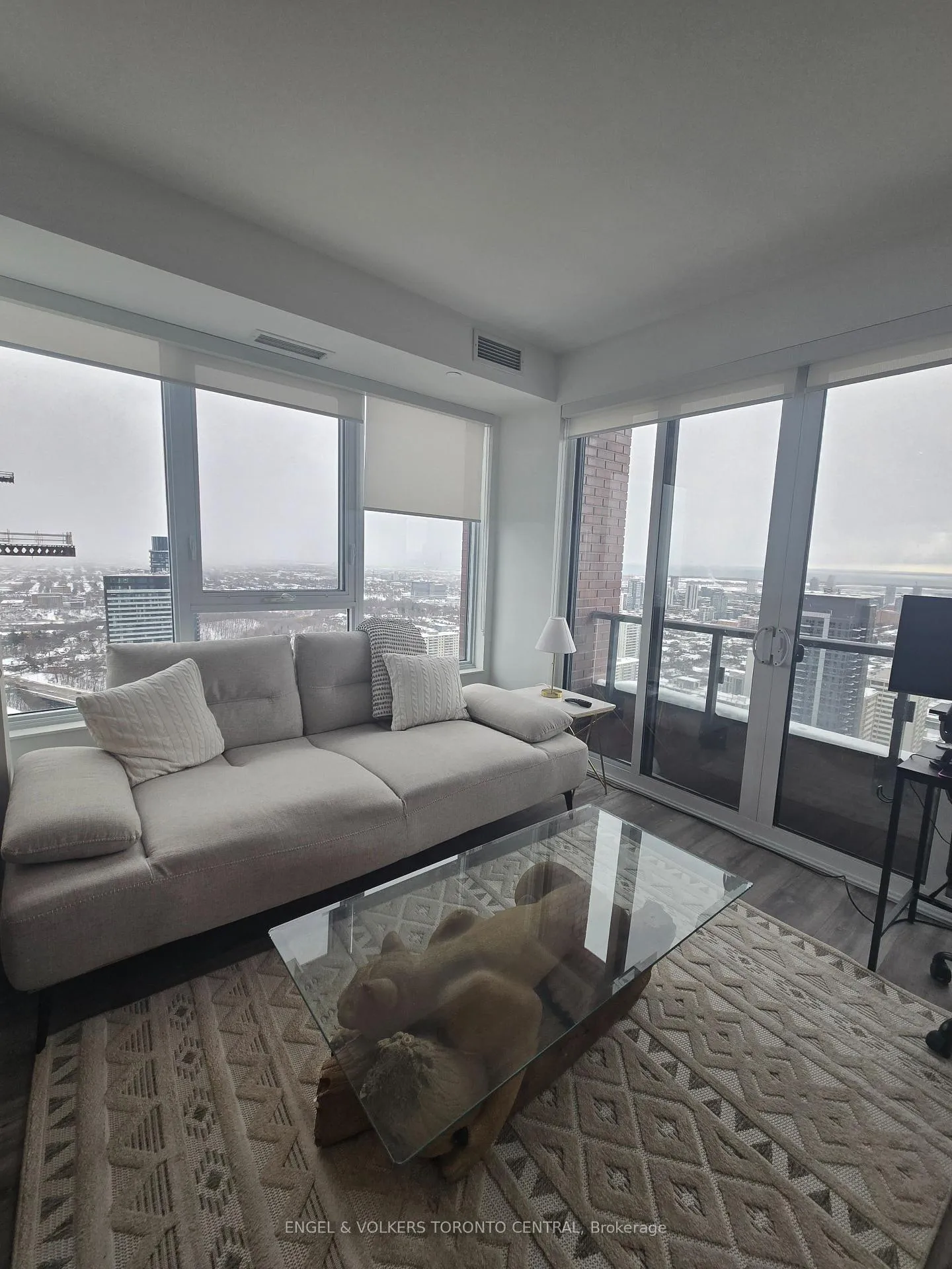 Photo 6 of Unit 4510, 25 Selby St, Toronto, North St. James Town — HOMEH