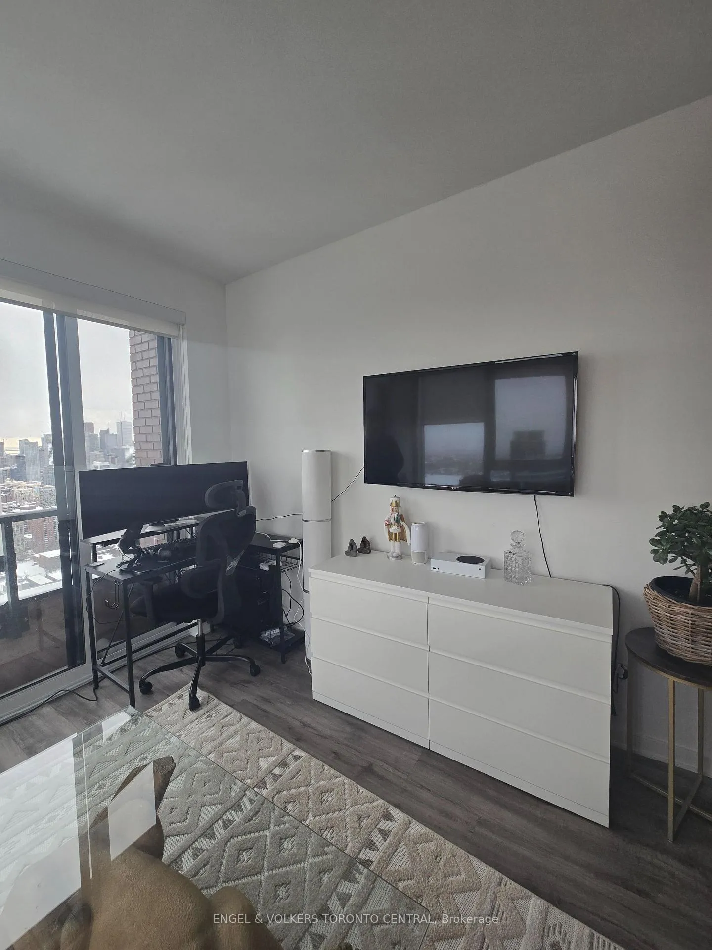 Photo 7 of Unit 4510, 25 Selby St, Toronto, North St. James Town — HOMEH