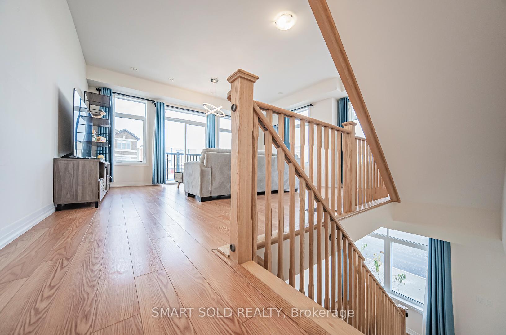 Photo 10 of 46 Sissons Way, Markham, Cedar Grove — HOMEH