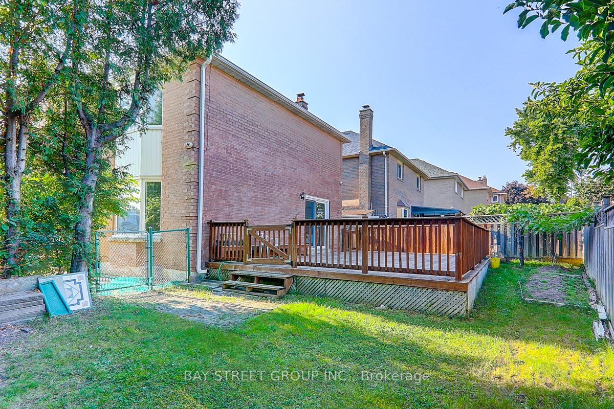 Photo 5 of 1 Dewberry Drive, Markham, Middlefield — HOMEH