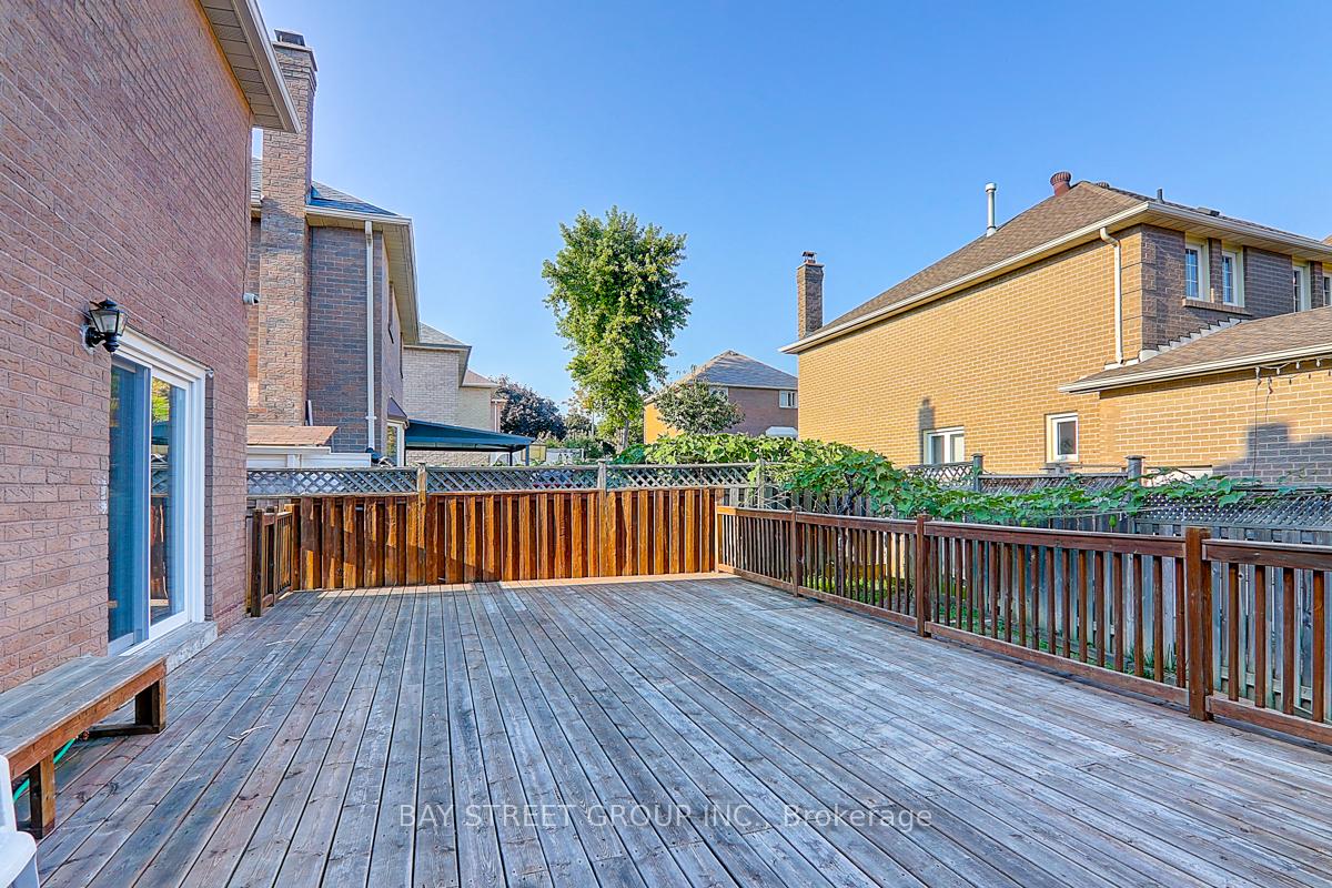 Photo 6 of 1 Dewberry Drive, Markham, Middlefield — HOMEH