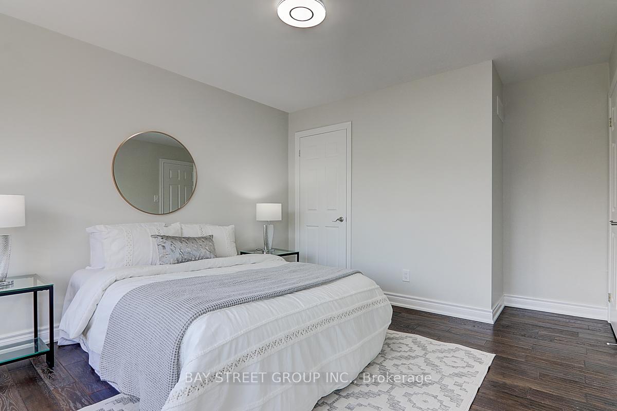 Photo 9 of 1 Dewberry Drive, Markham, Middlefield — HOMEH