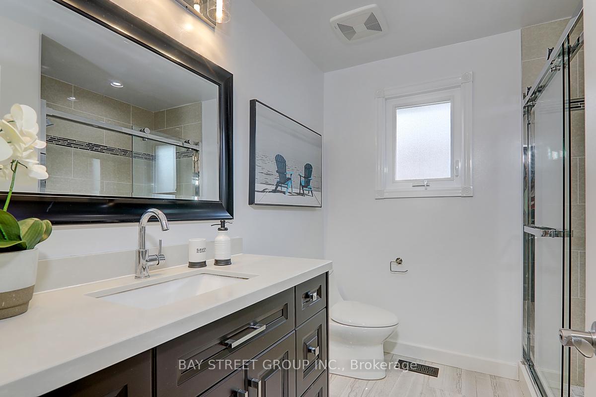 Photo 26 of 1 Dewberry Drive, Markham, Middlefield — HOMEH
