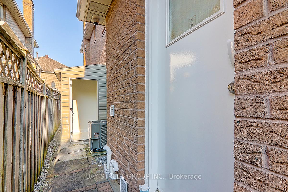 Photo 29 of 1 Dewberry Drive, Markham, Middlefield — HOMEH