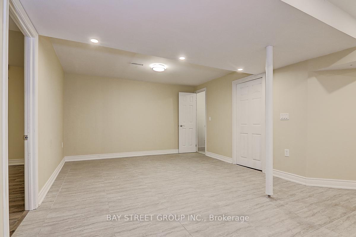Photo 30 of 1 Dewberry Drive, Markham, Middlefield — HOMEH