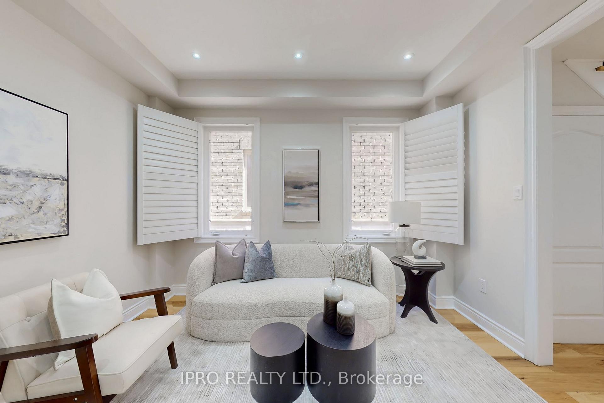 Photo 3 of 7 Bristlewood Crescent, Vaughan, Patterson — HOMEH