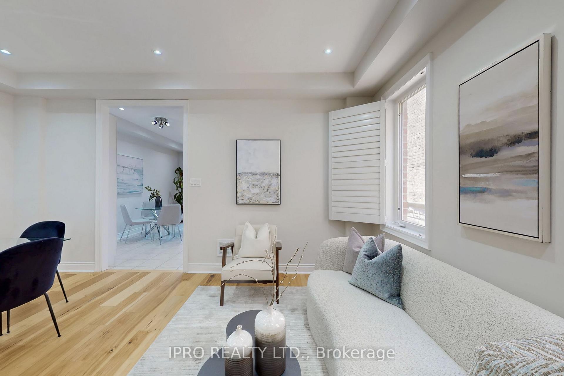 Photo 4 of 7 Bristlewood Crescent, Vaughan, Patterson — HOMEH