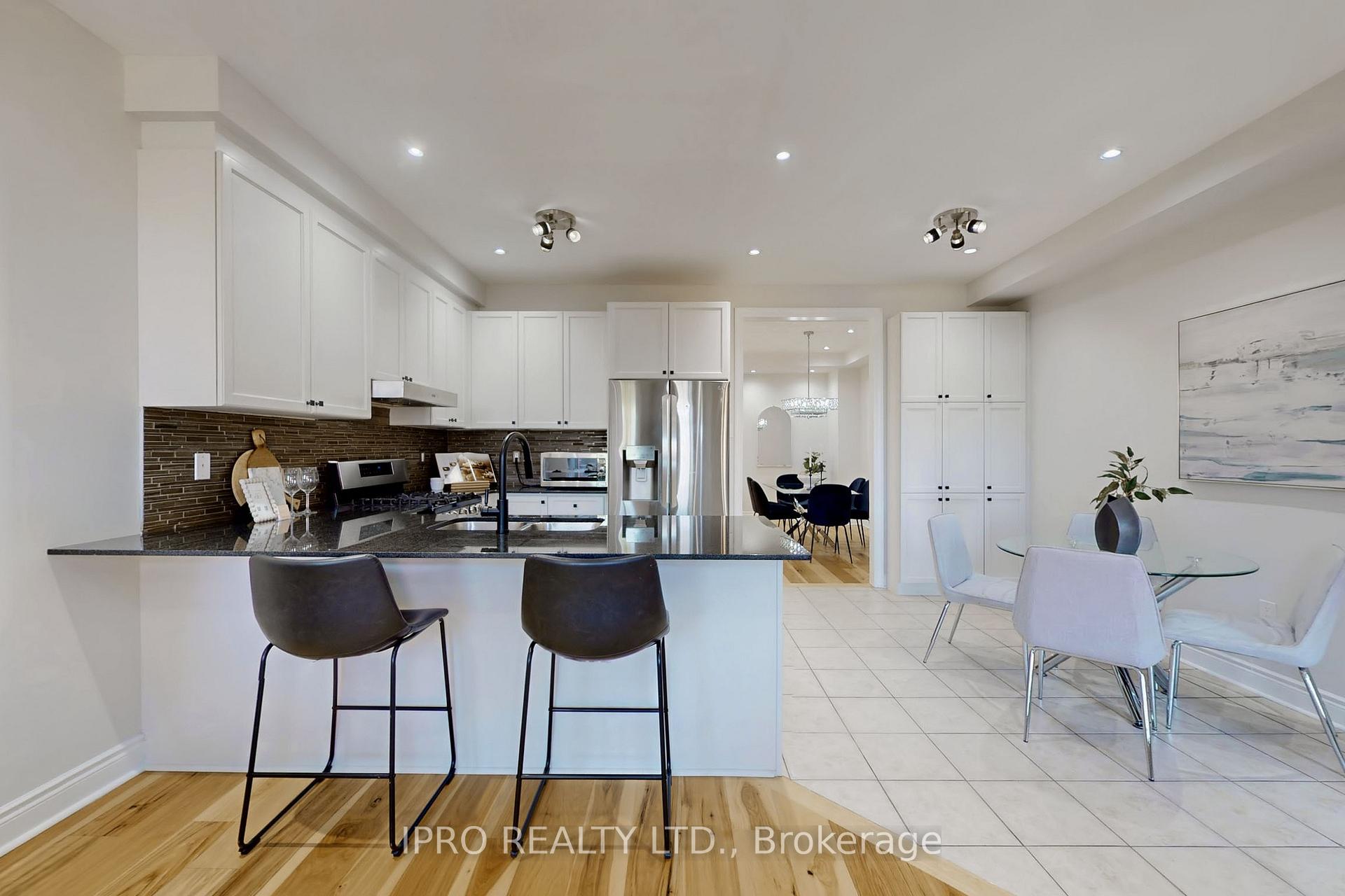 Photo 13 of 7 Bristlewood Crescent, Vaughan, Patterson — HOMEH