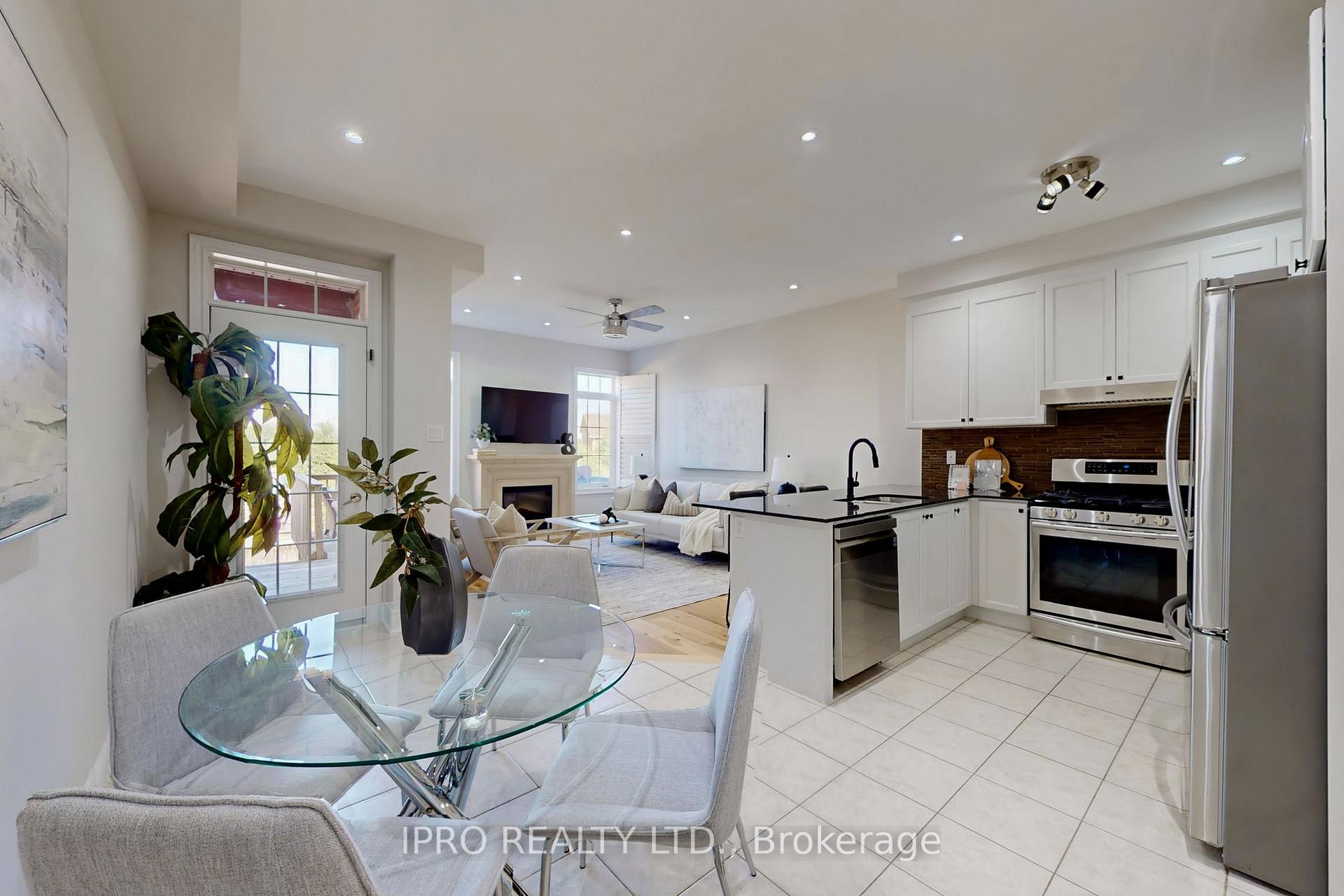 Photo 16 of 7 Bristlewood Crescent, Vaughan, Patterson — HOMEH