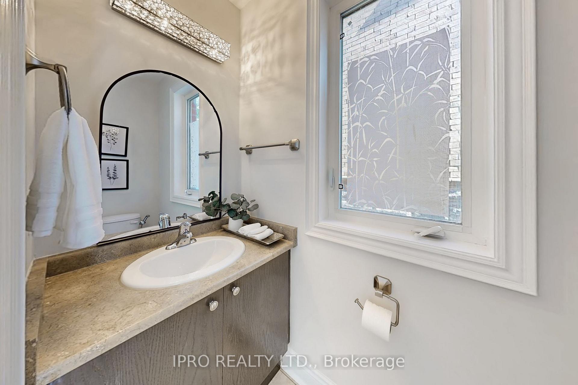 Photo 17 of 7 Bristlewood Crescent, Vaughan, Patterson — HOMEH