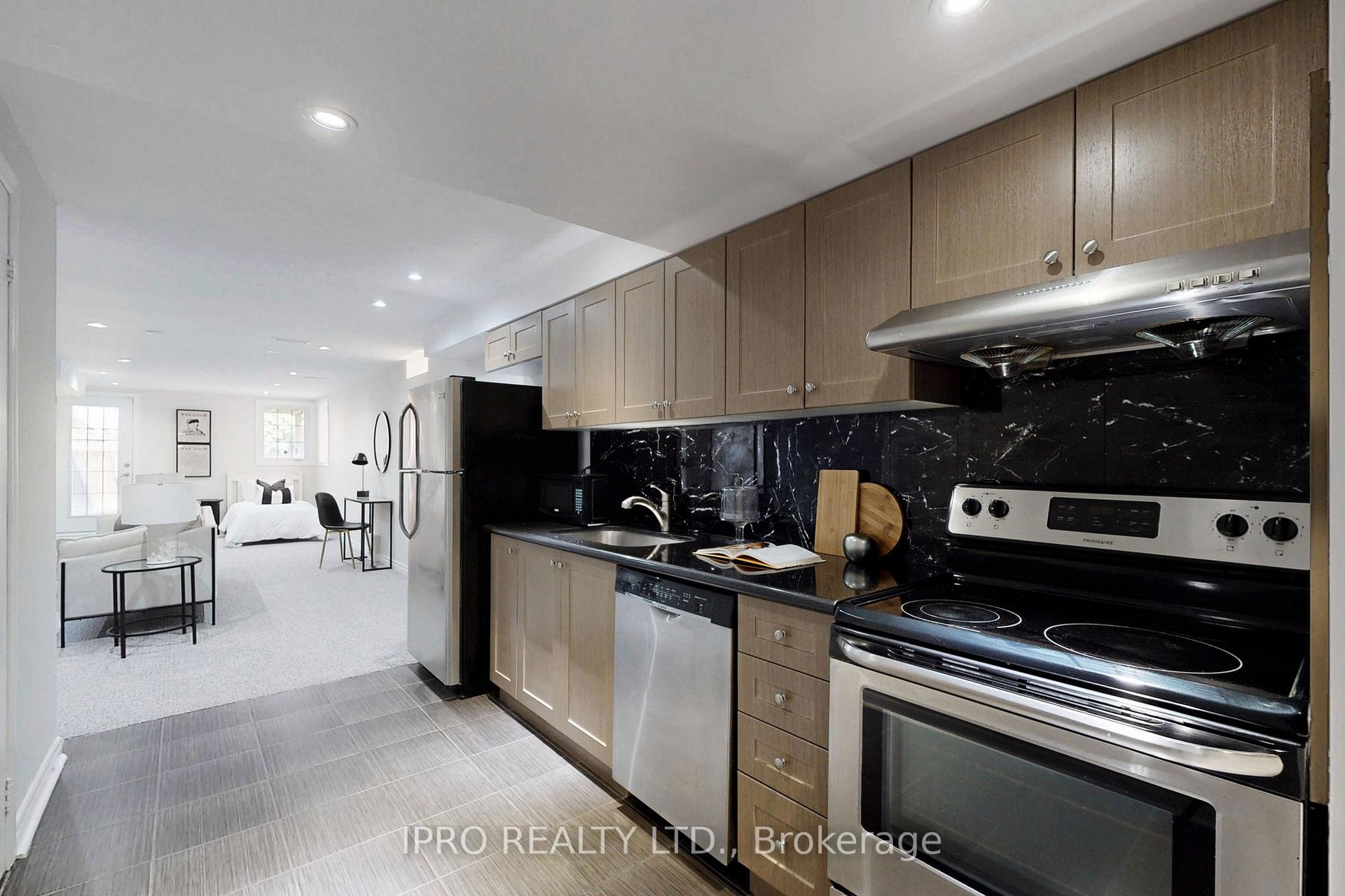 Photo 34 of 7 Bristlewood Crescent, Vaughan, Patterson — HOMEH