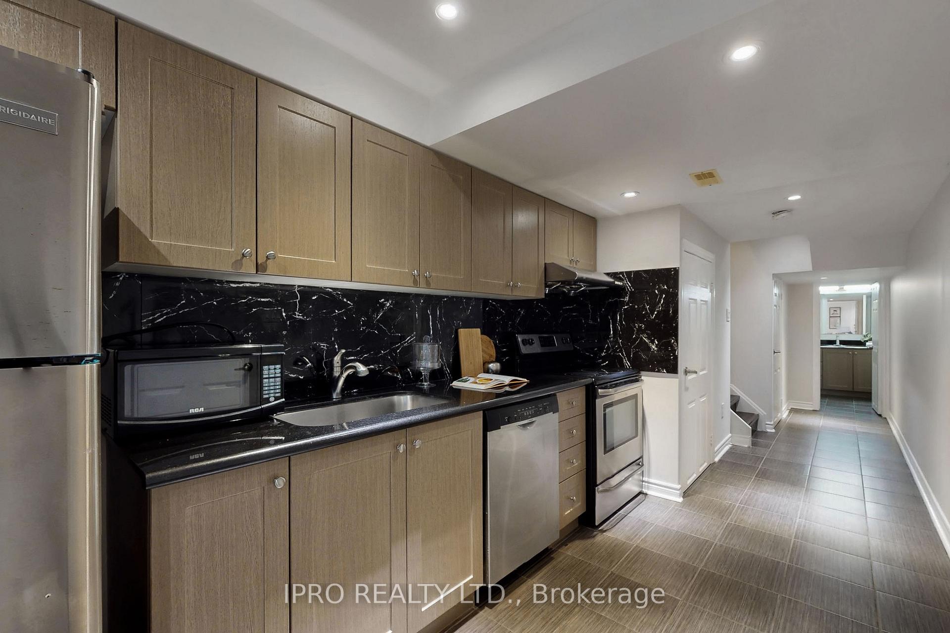 Photo 35 of 7 Bristlewood Crescent, Vaughan, Patterson — HOMEH