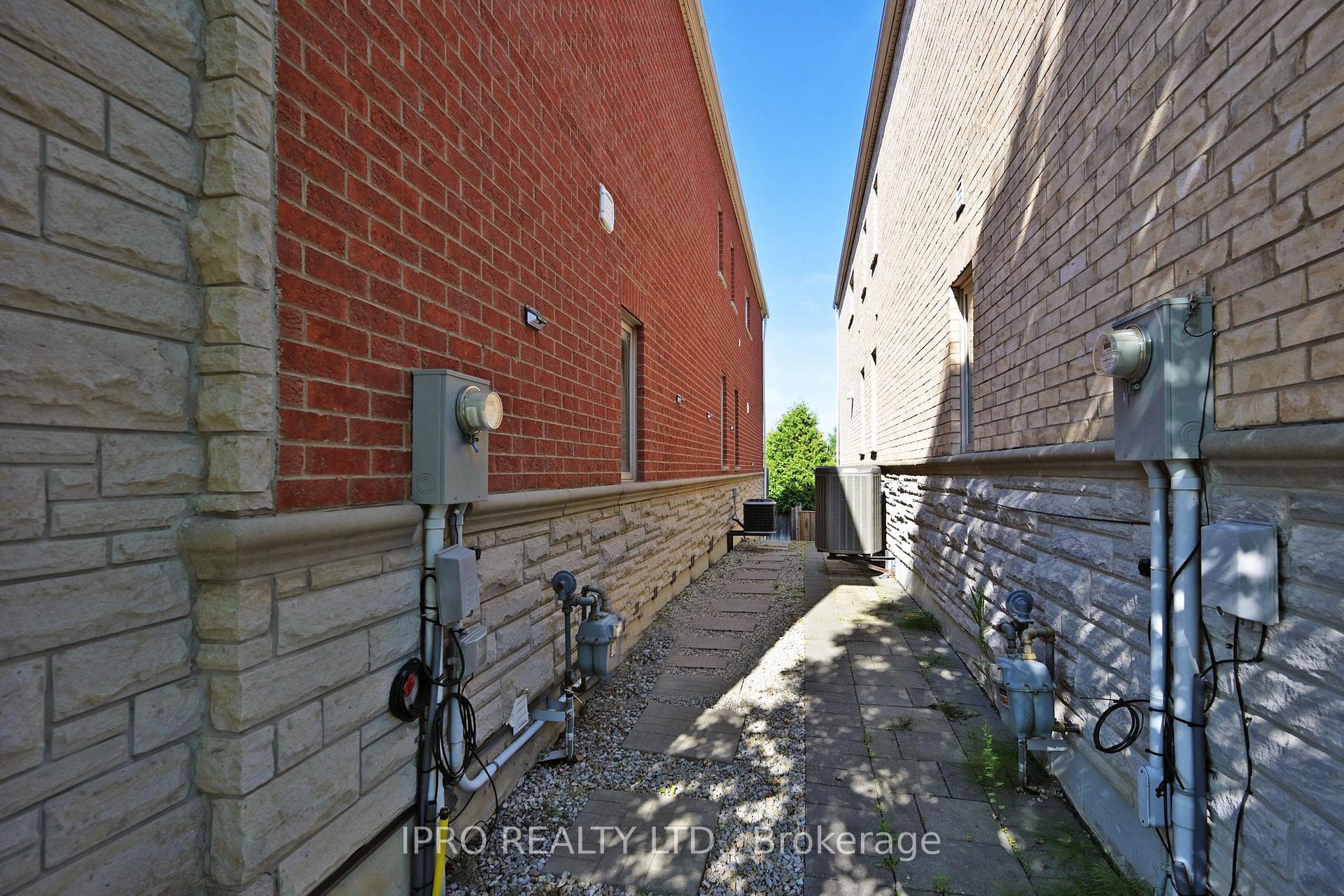 Photo 41 of 7 Bristlewood Crescent, Vaughan, Patterson — HOMEH