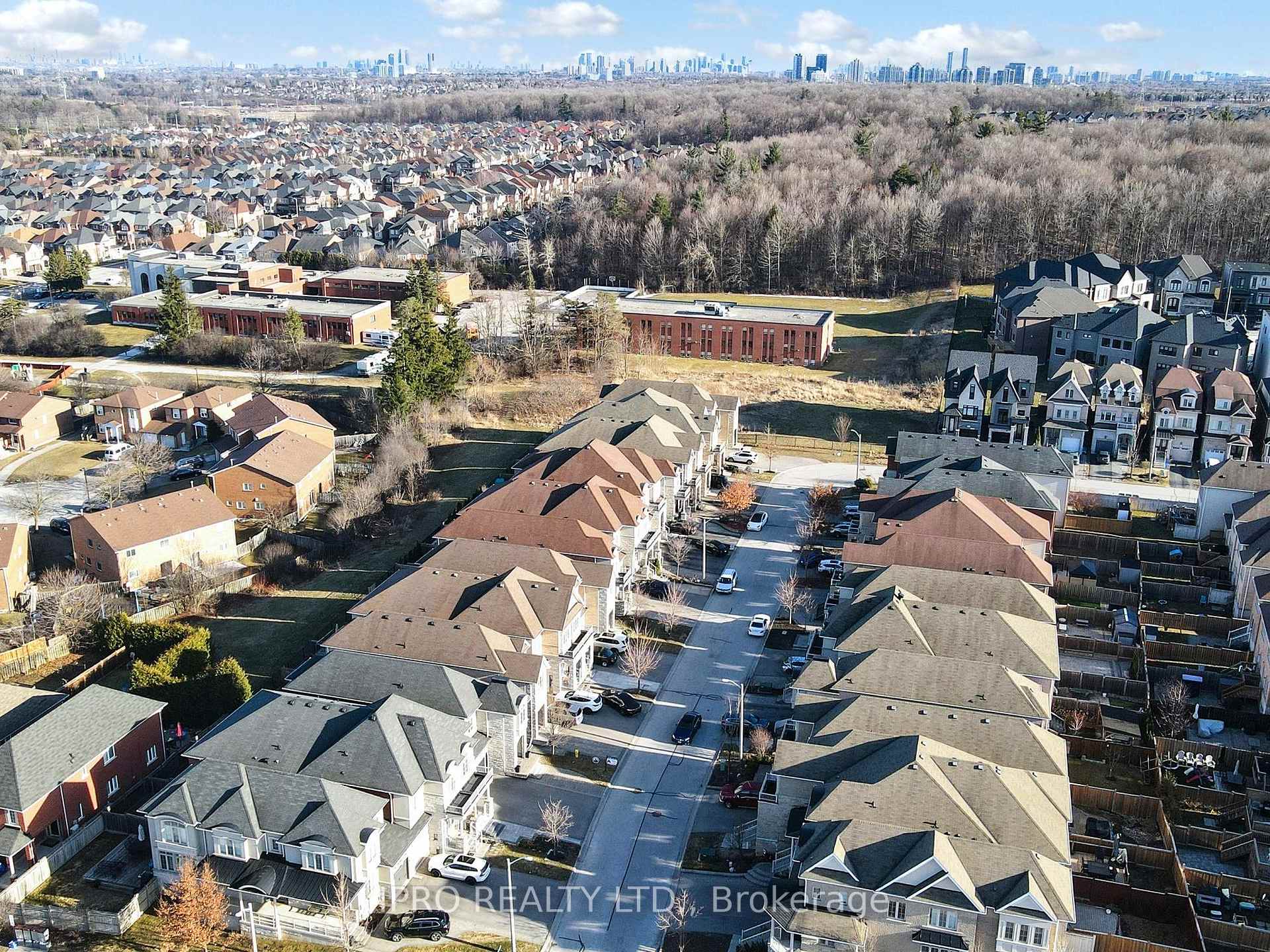 Photo 49 of 7 Bristlewood Crescent, Vaughan, Patterson — HOMEH