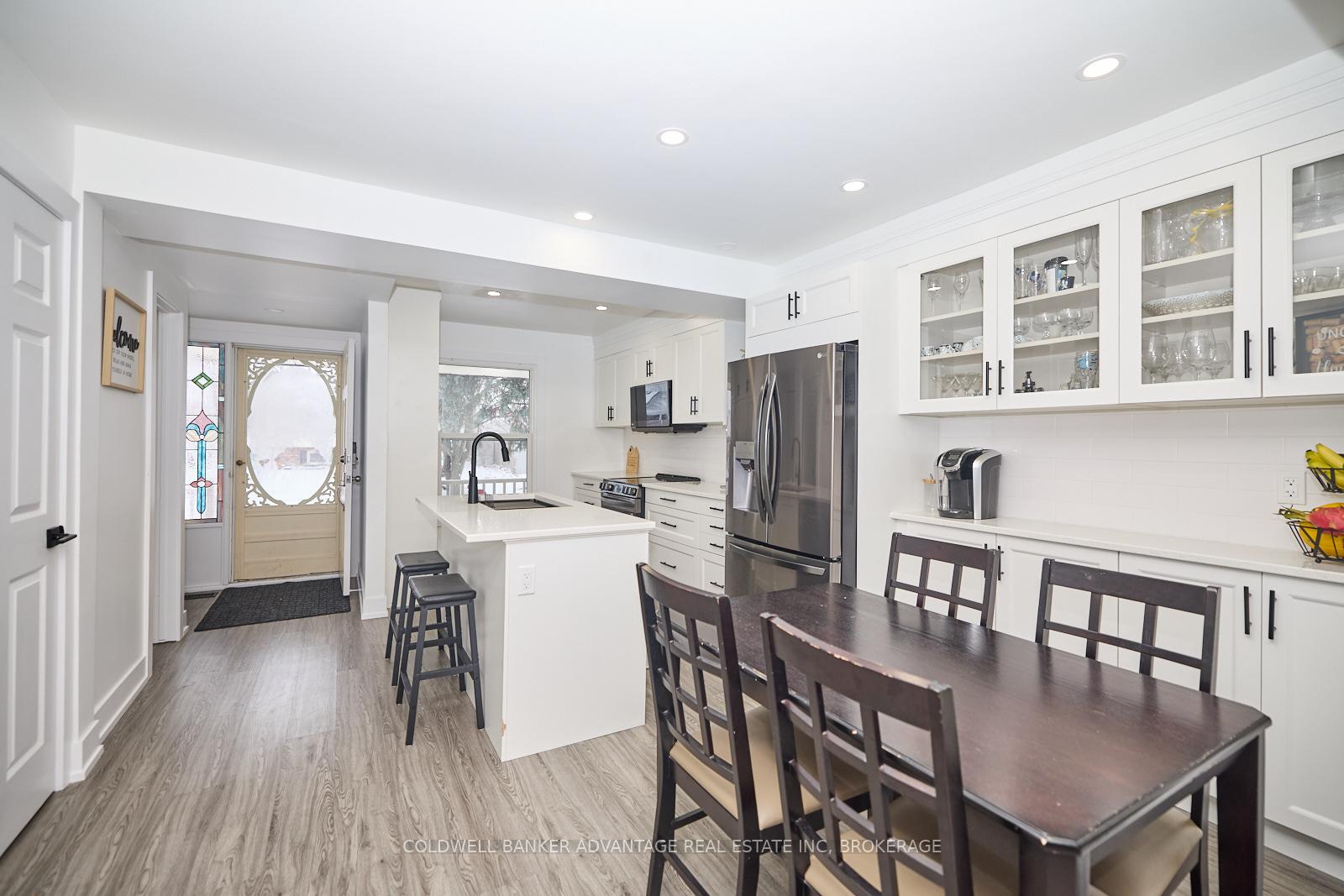 Photo 8 of 159 Windsor Street, Welland, Broadway — HOMEH