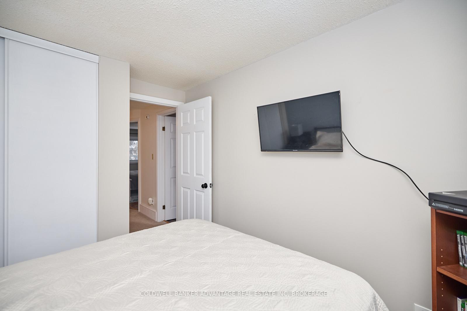Photo 21 of 159 Windsor Street, Welland, Broadway — HOMEH