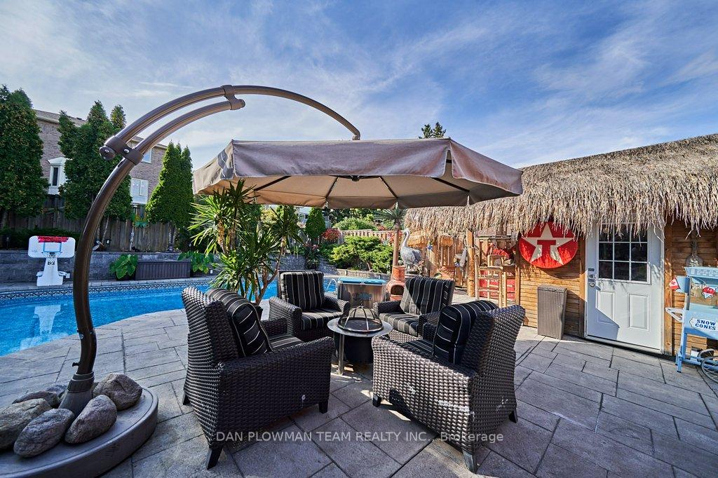 Photo 7 of 46 Canadian Oaks Drive, Whitby, Blue Grass Meadows — HOMEH