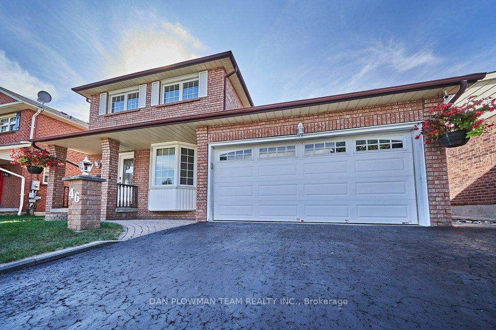 Photo 11 of 46 Canadian Oaks Drive, Whitby, Blue Grass Meadows — HOMEH