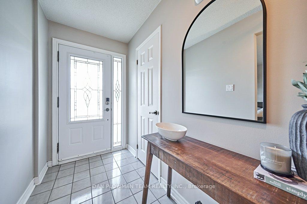 Photo 14 of 46 Canadian Oaks Drive, Whitby, Blue Grass Meadows — HOMEH