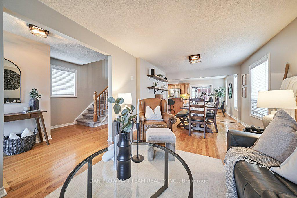 Photo 17 of 46 Canadian Oaks Drive, Whitby, Blue Grass Meadows — HOMEH