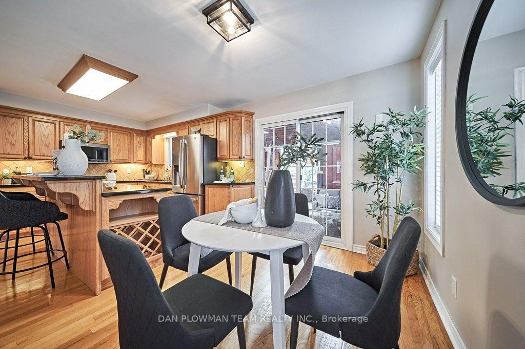 Photo 20 of 46 Canadian Oaks Drive, Whitby, Blue Grass Meadows — HOMEH