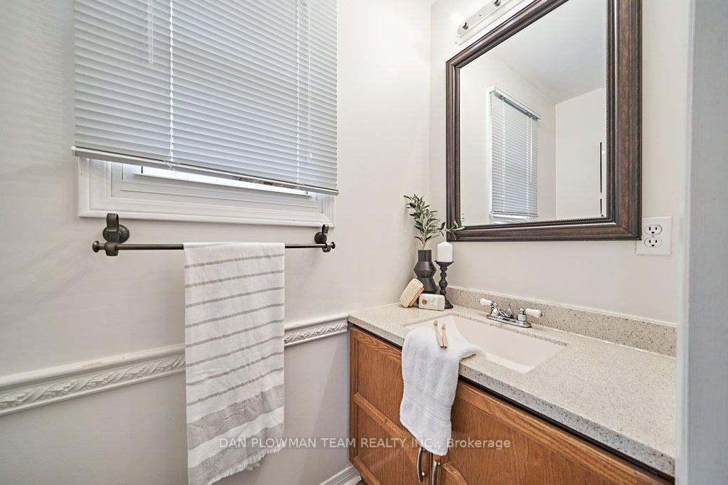 Photo 26 of 46 Canadian Oaks Drive, Whitby, Blue Grass Meadows — HOMEH