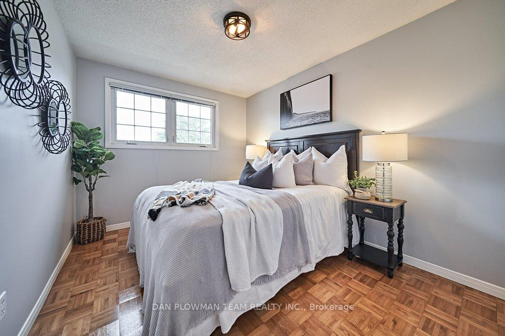 Photo 28 of 46 Canadian Oaks Drive, Whitby, Blue Grass Meadows — HOMEH