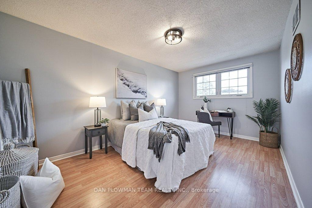 Photo 29 of 46 Canadian Oaks Drive, Whitby, Blue Grass Meadows — HOMEH