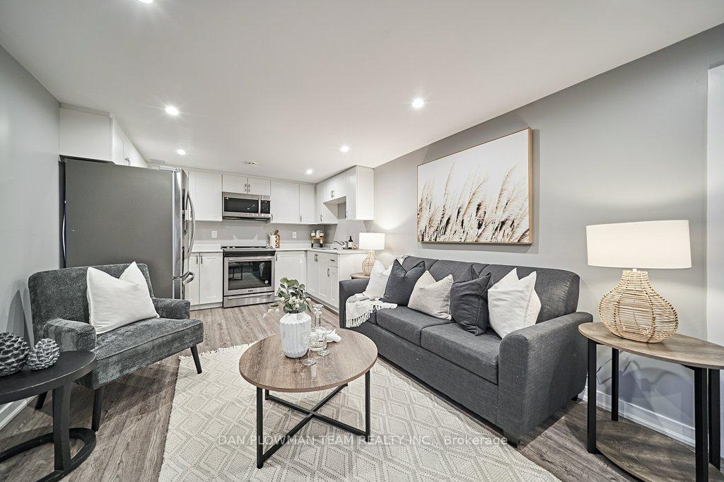 Photo 32 of 46 Canadian Oaks Drive, Whitby, Blue Grass Meadows — HOMEH