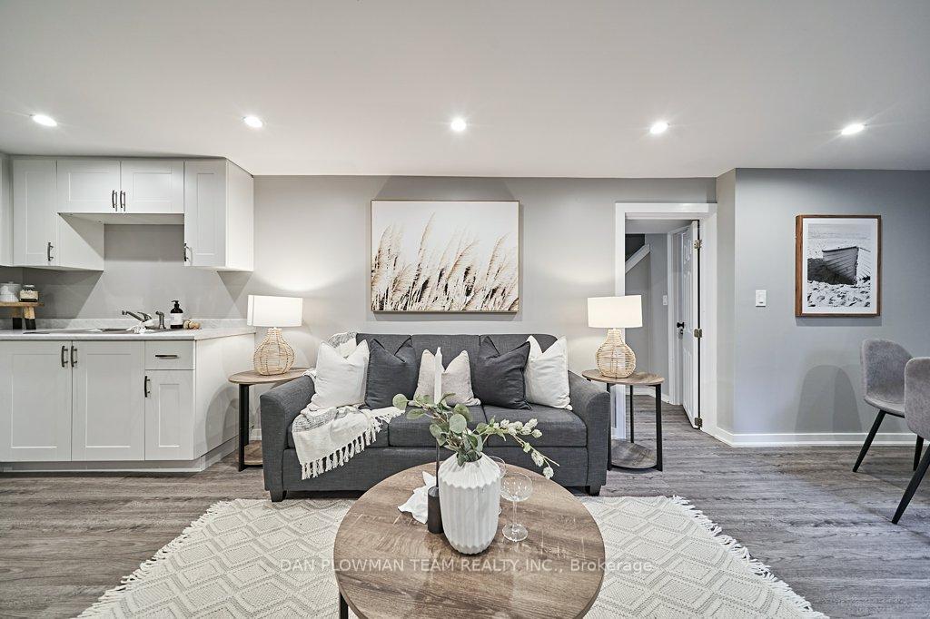 Photo 34 of 46 Canadian Oaks Drive, Whitby, Blue Grass Meadows — HOMEH