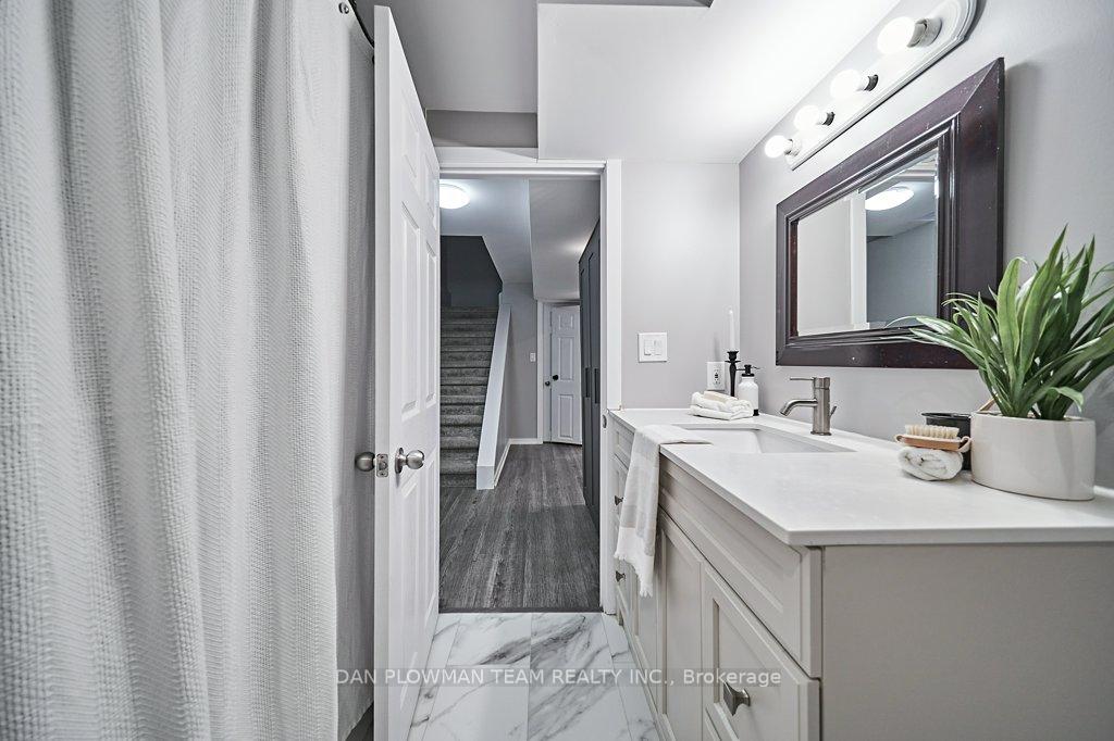 Photo 39 of 46 Canadian Oaks Drive, Whitby, Blue Grass Meadows — HOMEH