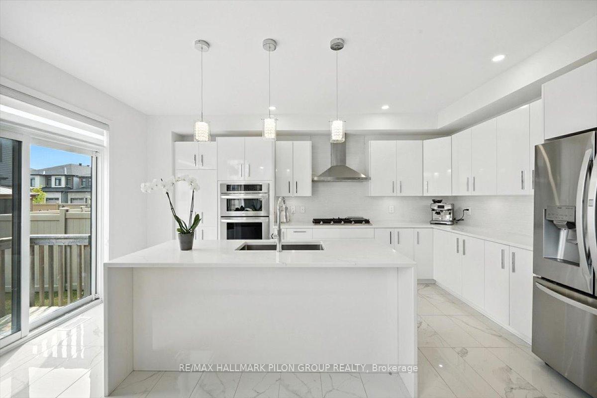 Photo 3 of 72 Big Dipper Street, Ottawa, Riverside South/Gloucester Glen — HOMEH