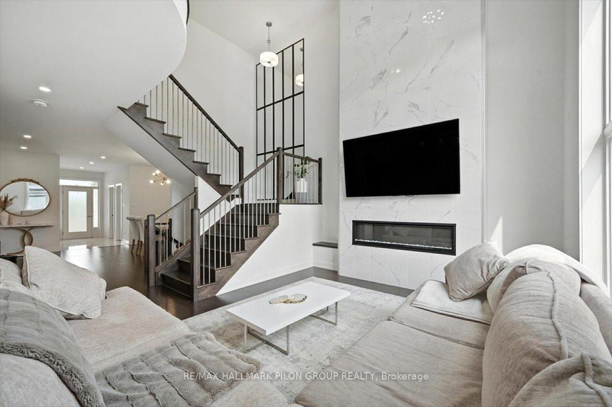 Photo 5 of 72 Big Dipper Street, Ottawa, Riverside South/Gloucester Glen — HOMEH