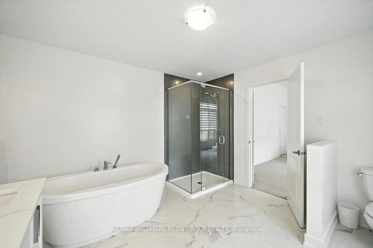 Photo 14 of 72 Big Dipper Street, Ottawa, Riverside South/Gloucester Glen — HOMEH