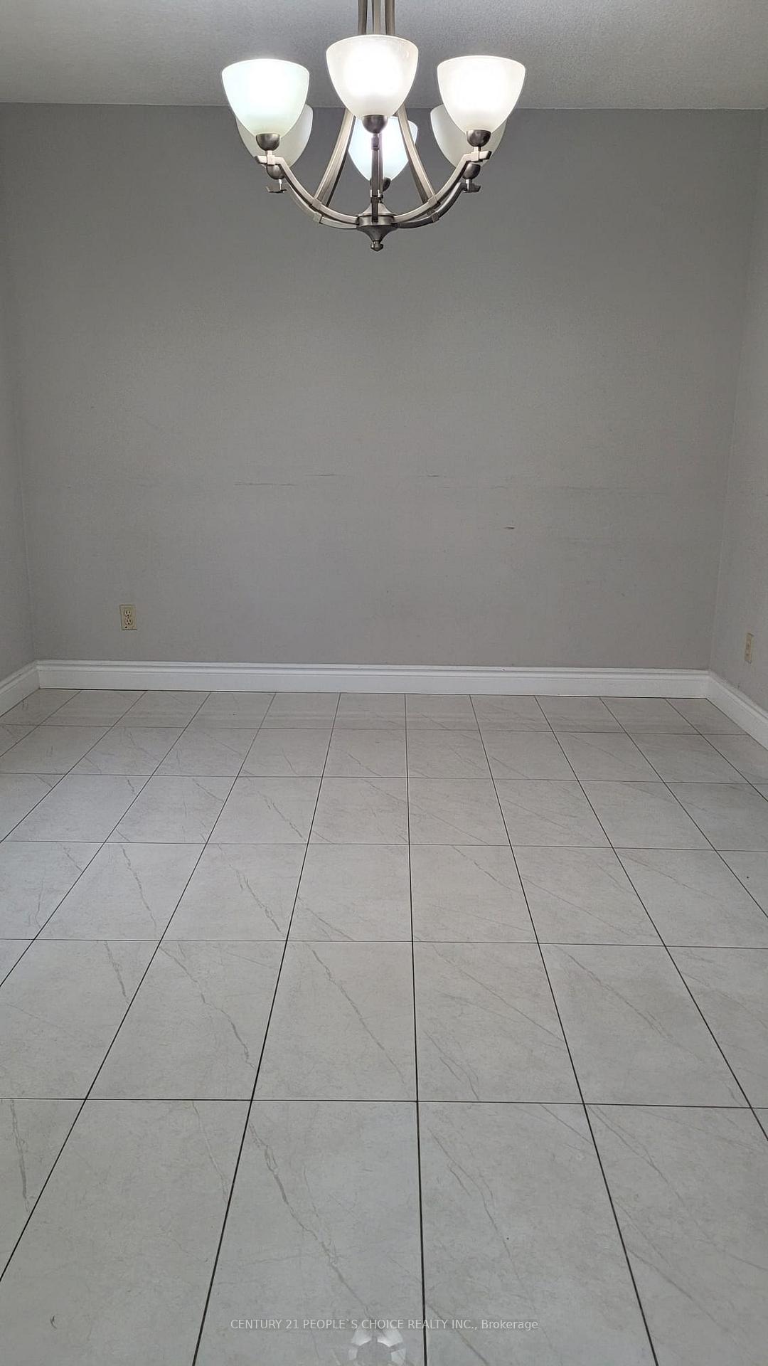Photo 6 of Unit Main, 2 Agincourt Road, Vaughan, West Woodbridge — HOMEH