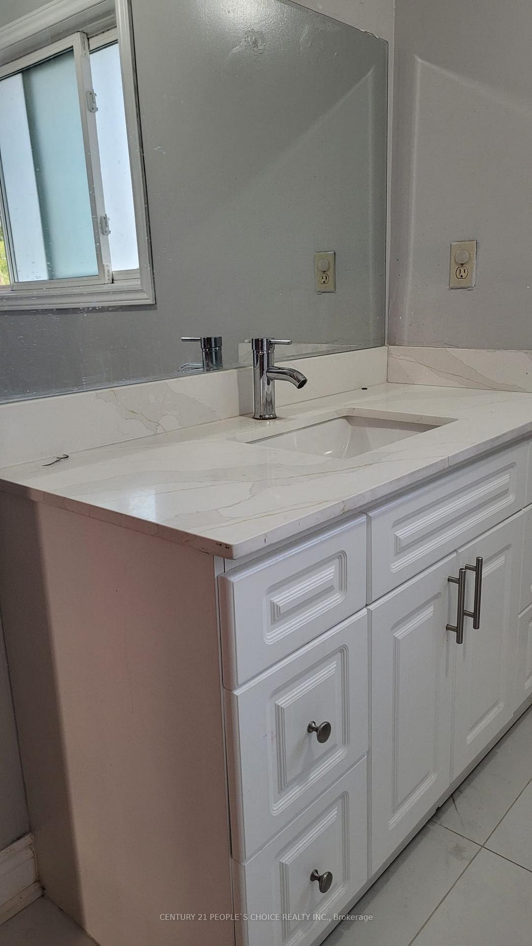 Photo 9 of Unit Main, 2 Agincourt Road, Vaughan, West Woodbridge — HOMEH