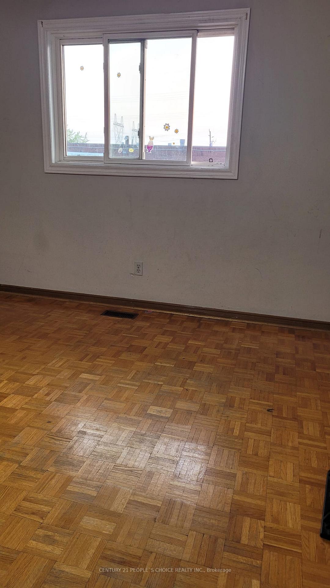 Photo 12 of Unit Main, 2 Agincourt Road, Vaughan, West Woodbridge — HOMEH